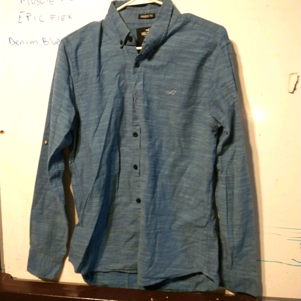 Hollister/large backslash muscle fit/long sleeve